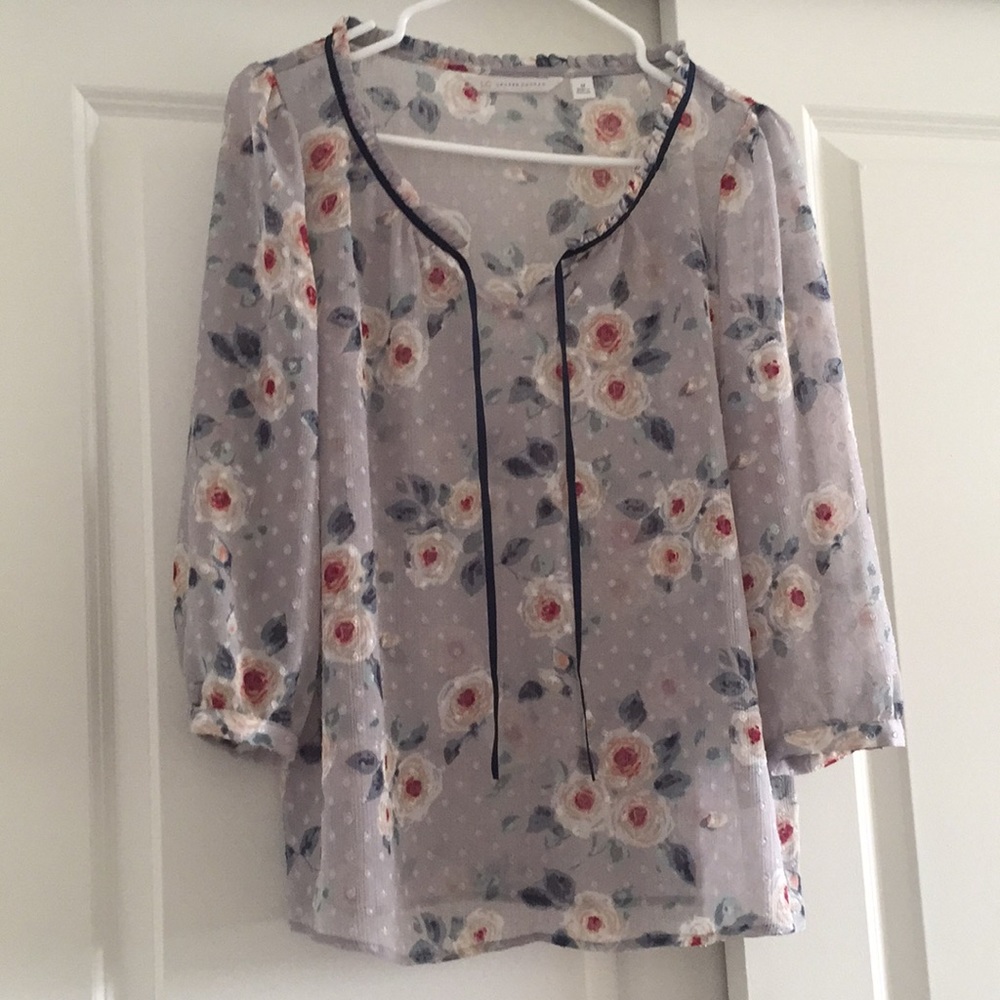 Lovely sheer floral 3/4 sleeve blouse